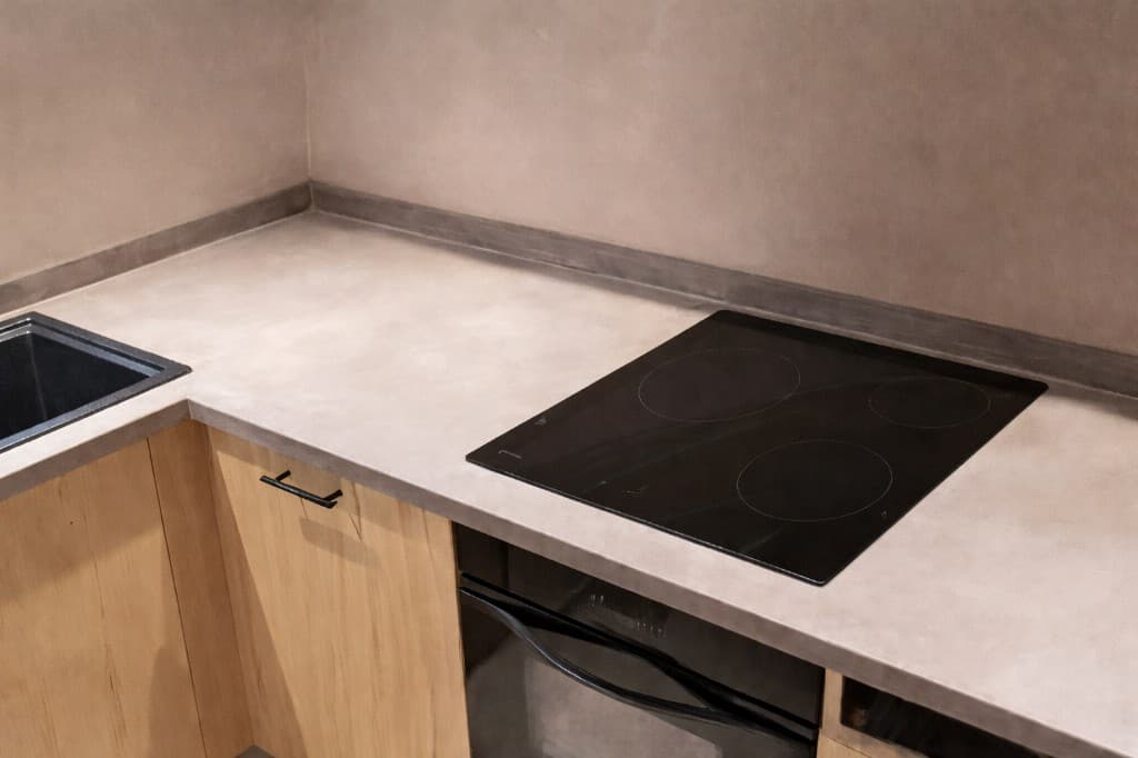 Microcemento en Granada - Encimera y salpicadero cocina