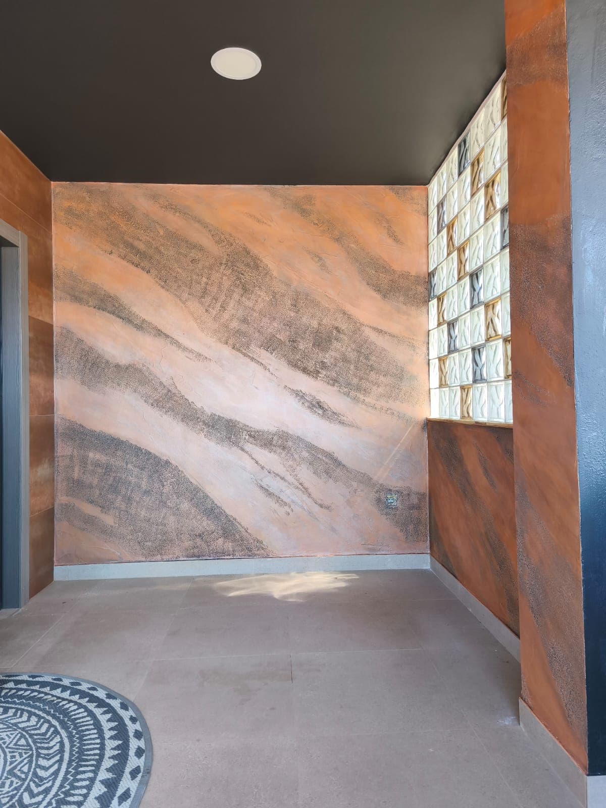 Habitación pintada en Granada: preparación y pintura de calidad