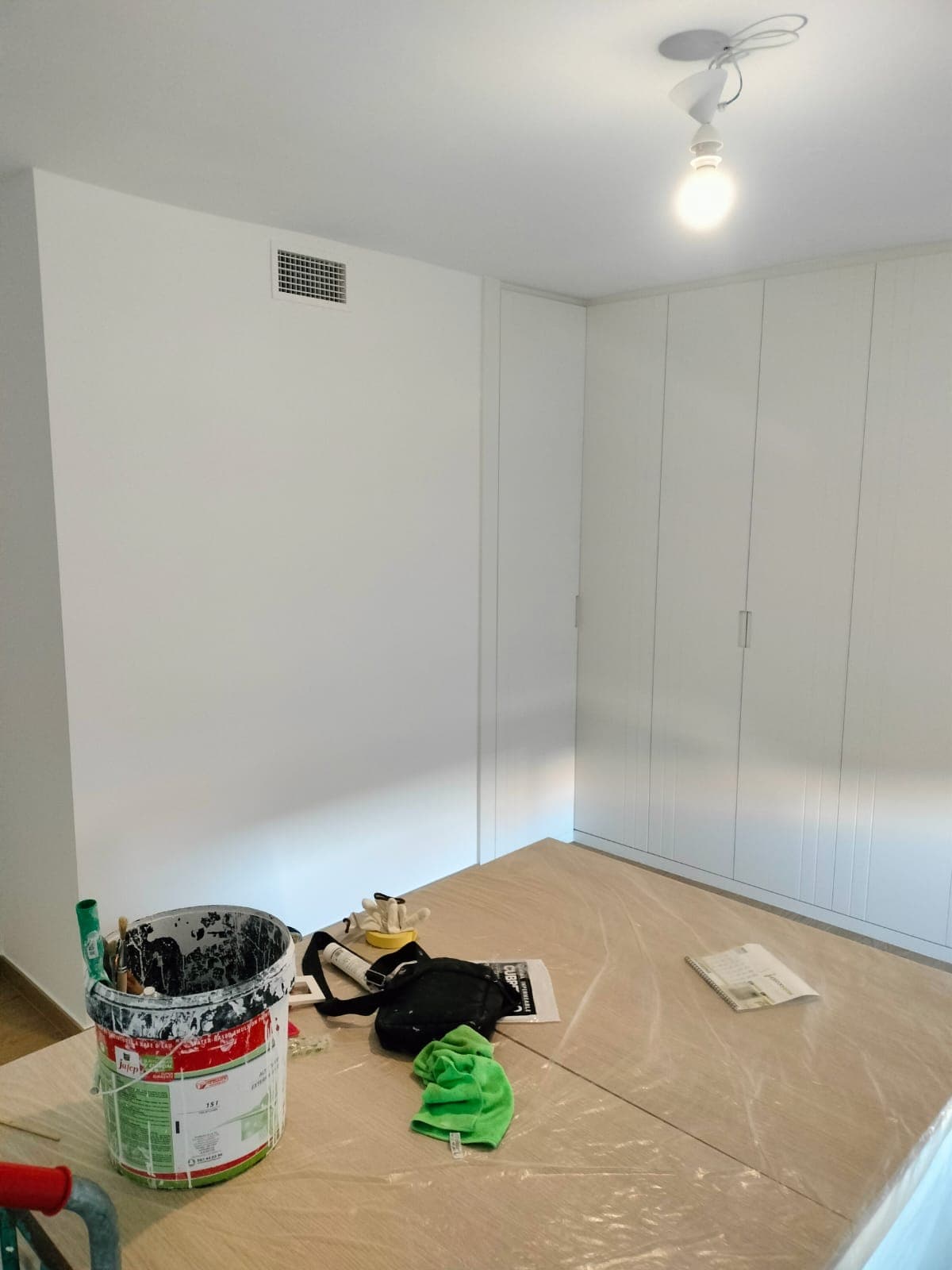 Preparación de superficie y pintura interior Granada